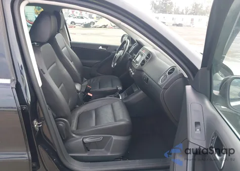 2010 Volkswagen Tiguan Wolfsburg Edition z USA, uszkodzony, nr VIN WVGAV7AXXAW522476